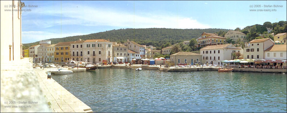 Panoramafotos von Veli Losinj - Blick in den Hafen von Veli Losinj - am linken Bildrand ist der alte Wachturm des Hafens zu erkennen