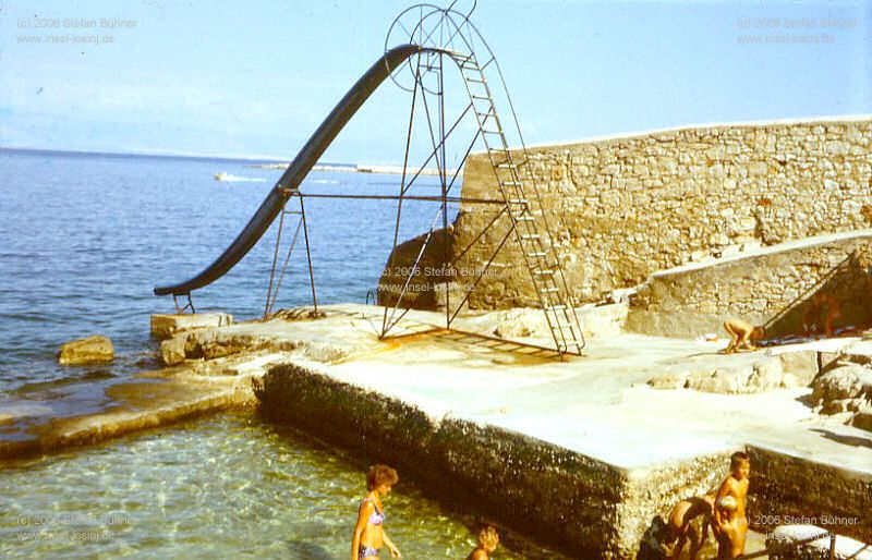 das ehemalige Strandbad des Kinderkurheims in Veli Losinj ein Bild von 1988 - die Rutsche steht heute nicht mehr :-)